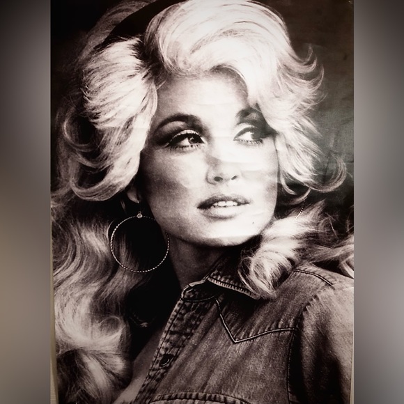 Dolly Parton - 11oz Ceramic Mug - Picture 2 of 3